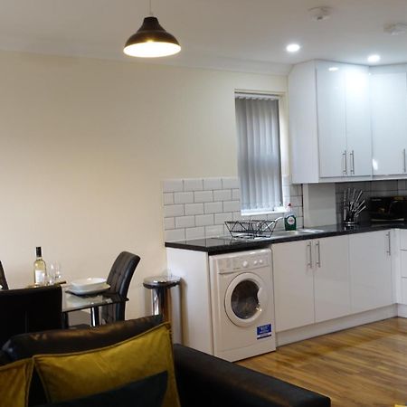 Luxury 2 Bed 2 Bath - Free Parking - 5Min To Airport - Sleeps 6 Apartman Ashford  Kültér fotó