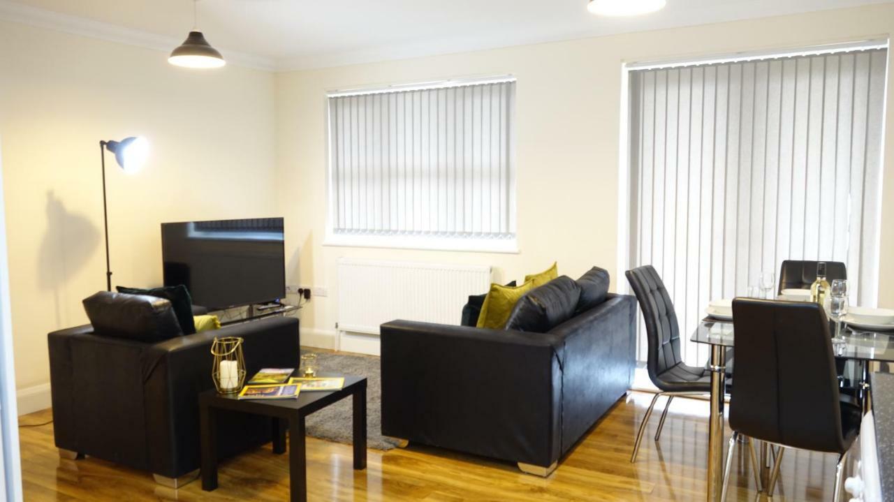 Luxury 2 Bed 2 Bath - Free Parking - 5Min To Airport - Sleeps 6 Apartman Ashford  Kültér fotó