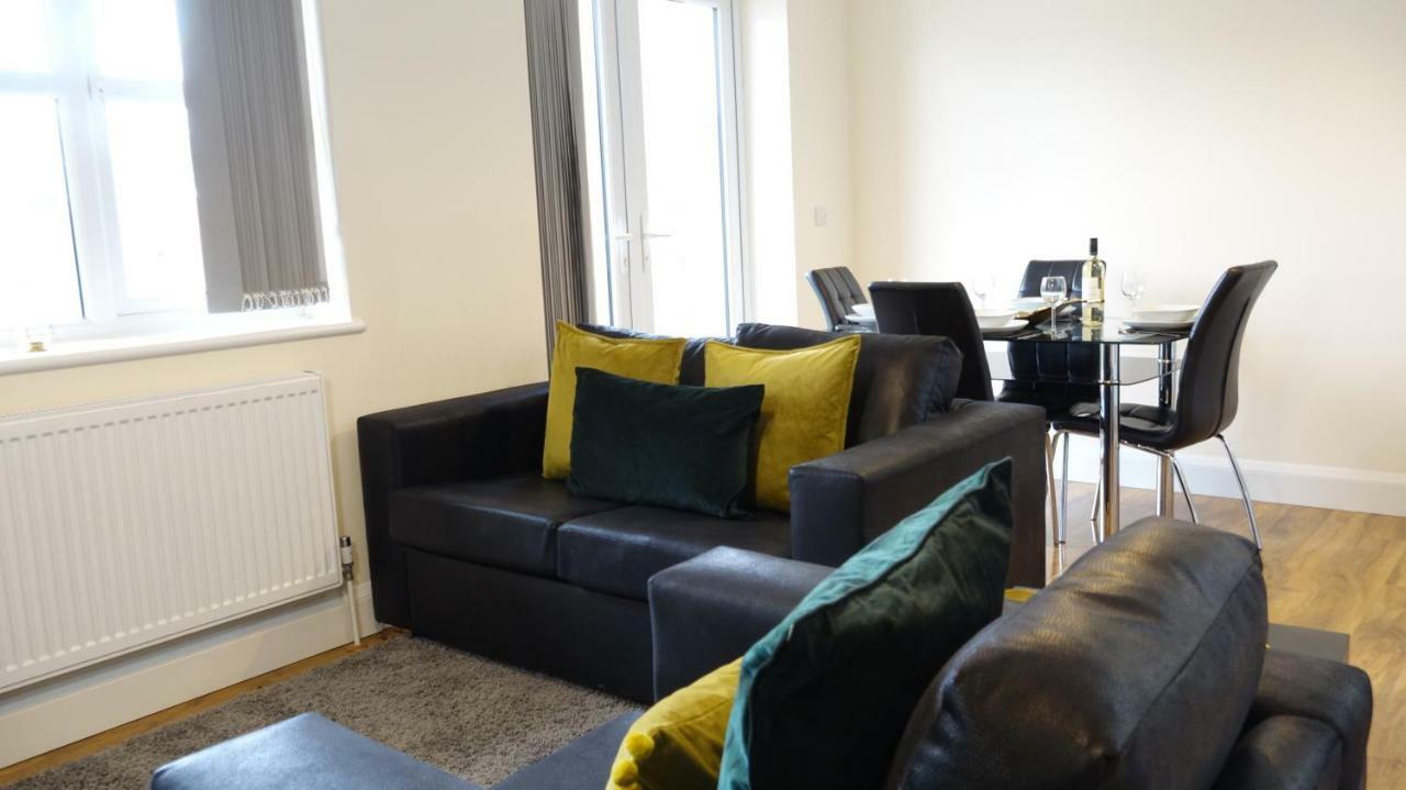 Luxury 2 Bed 2 Bath - Free Parking - 5Min To Airport - Sleeps 6 Apartman Ashford  Kültér fotó