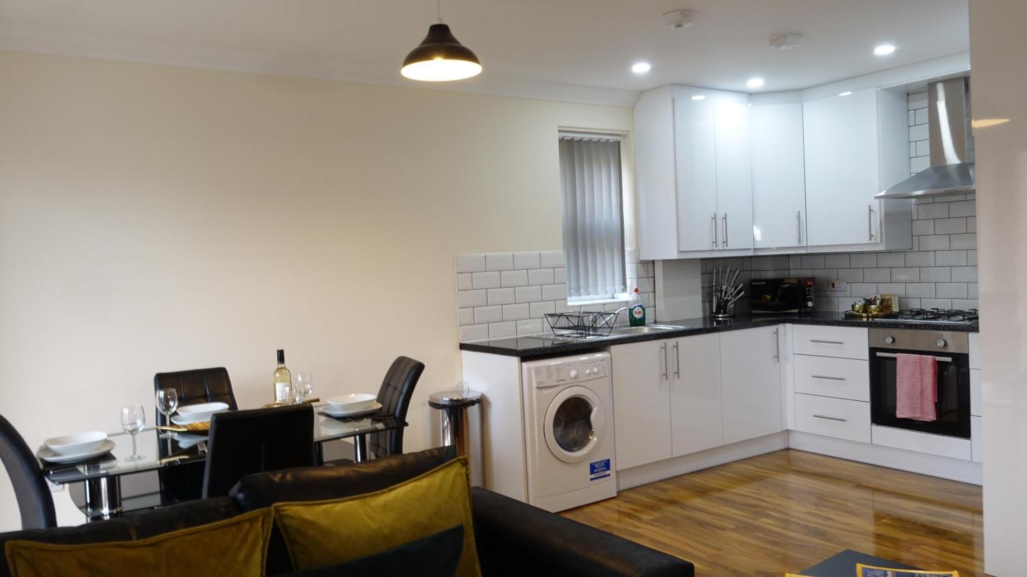 Luxury 2 Bed 2 Bath - Free Parking - 5Min To Airport - Sleeps 6 Apartman Ashford  Kültér fotó