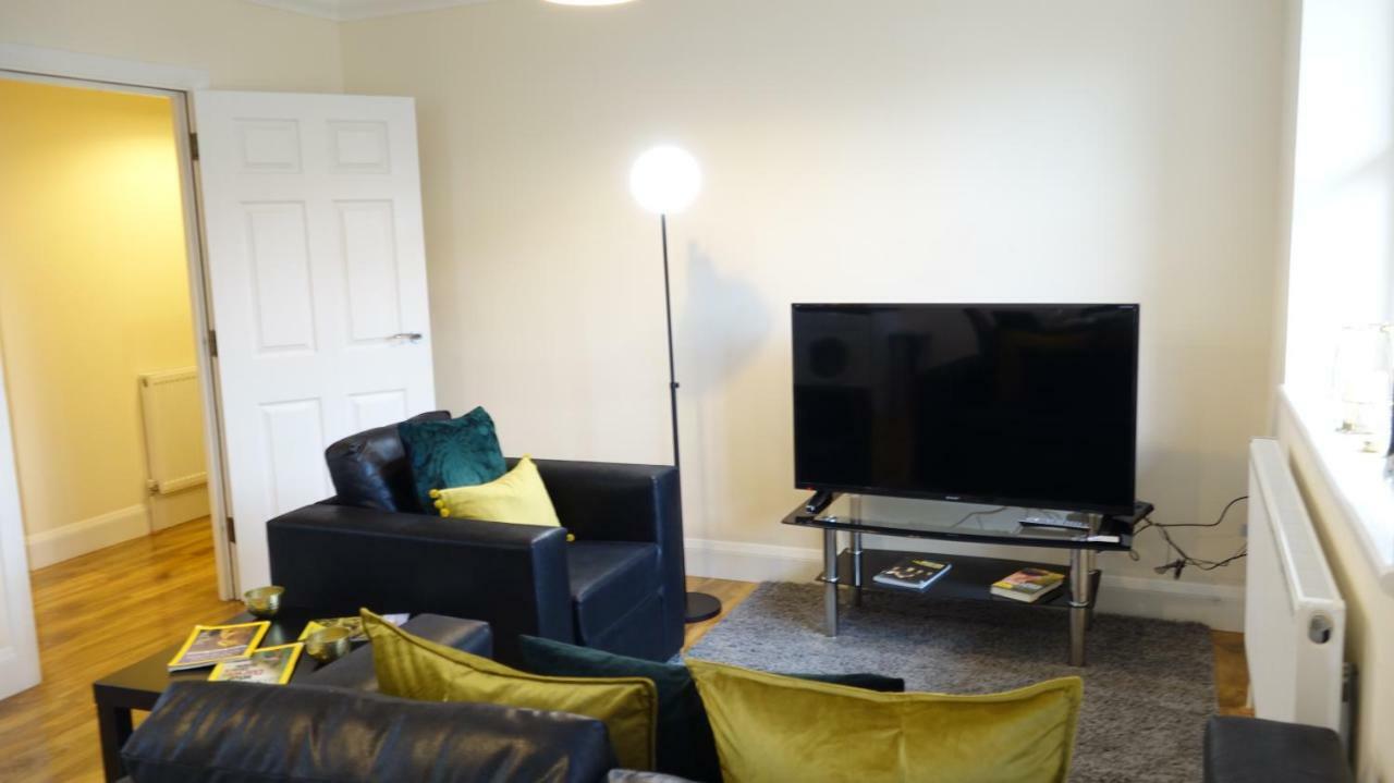 Luxury 2 Bed 2 Bath - Free Parking - 5Min To Airport - Sleeps 6 Apartman Ashford  Kültér fotó