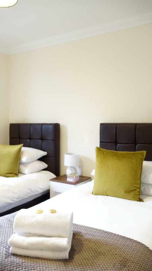 Luxury 2 Bed 2 Bath - Free Parking - 5Min To Airport - Sleeps 6 Apartman Ashford  Kültér fotó