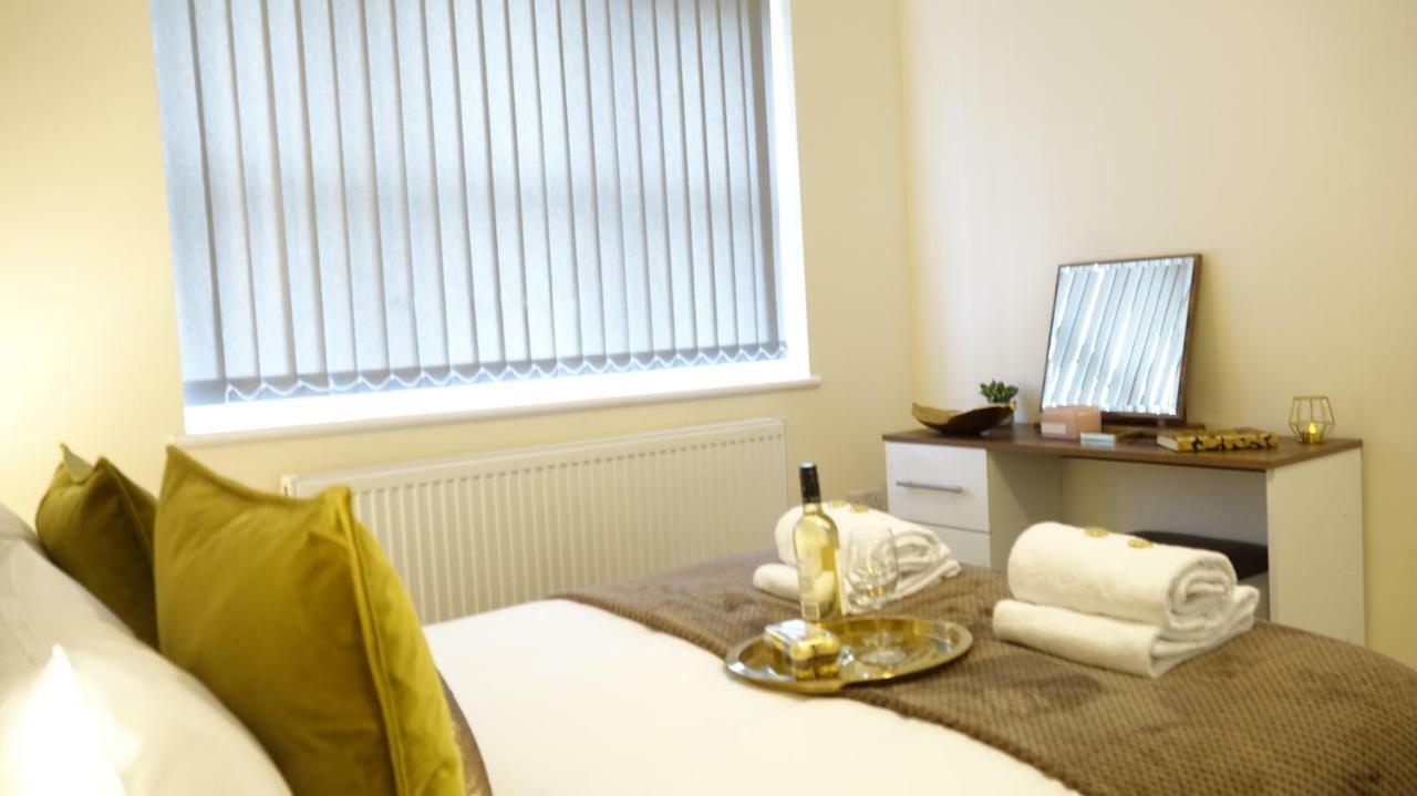 Luxury 2 Bed 2 Bath - Free Parking - 5Min To Airport - Sleeps 6 Apartman Ashford  Kültér fotó