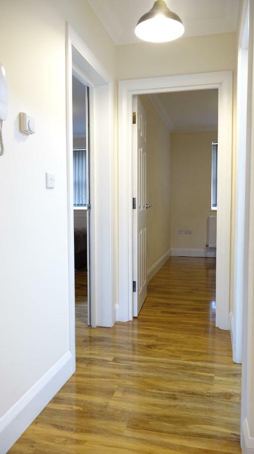 Luxury 2 Bed 2 Bath - Free Parking - 5Min To Airport - Sleeps 6 Apartman Ashford  Kültér fotó