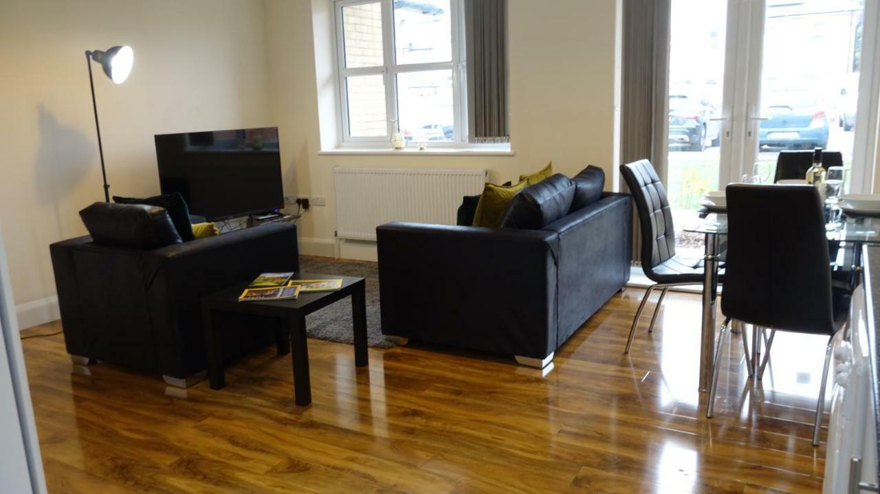 Luxury 2 Bed 2 Bath - Free Parking - 5Min To Airport - Sleeps 6 Apartman Ashford  Kültér fotó